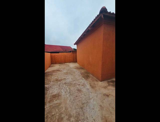 2 BEDROOM PROPERTY TO RENT IN OLIFANTSFONTEIN